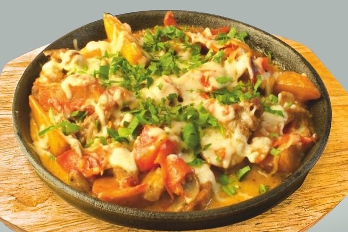 Сковородочка по-домашнему с курицей